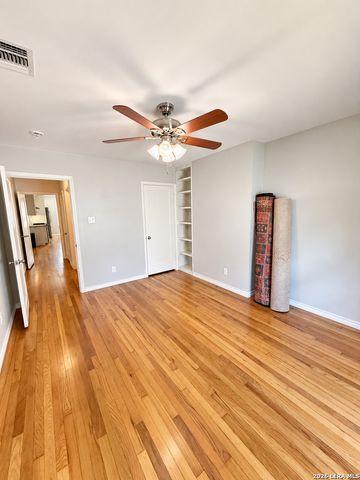 227 LARCHMONT DR, San Antonio, TX 78209