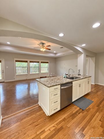 227 LARCHMONT DR, San Antonio, TX 78209