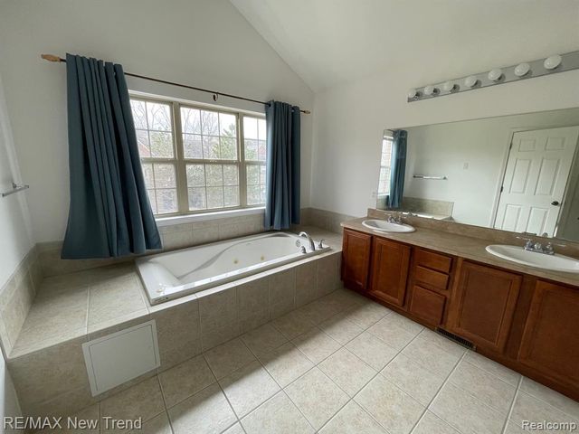 41261 N Maplewood Drive, Canton, MI 48187