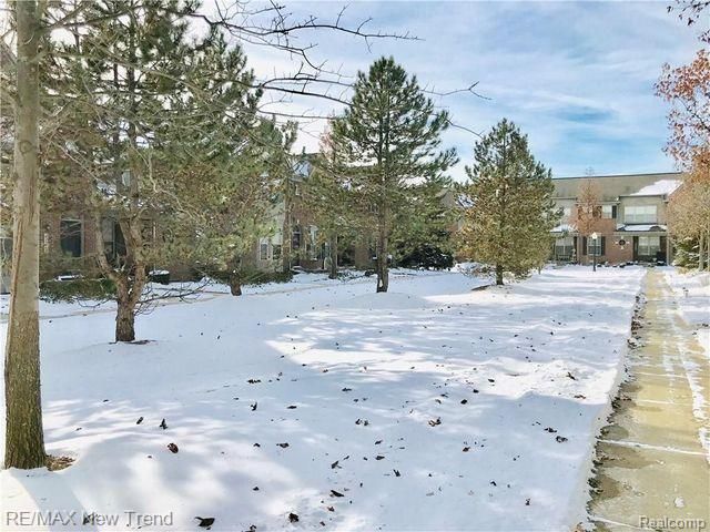41261 N Maplewood Drive, Canton, MI 48187