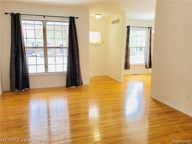 41261 N Maplewood Drive, Canton, MI 48187