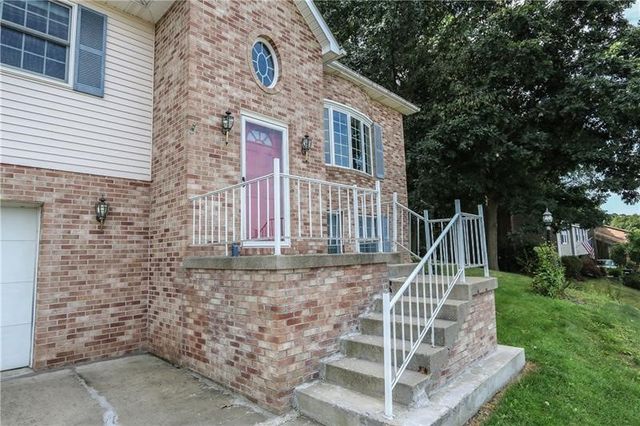 159 Oakdale Dr, Zelienople Boro, PA 16063