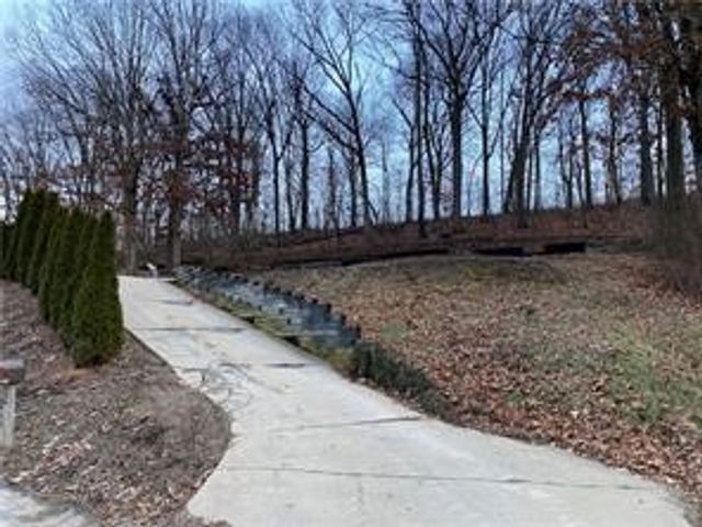 159 Oakdale Dr, Zelienople Boro, PA 16063