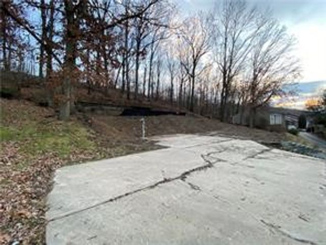 159 Oakdale Dr, Zelienople Boro, PA 16063