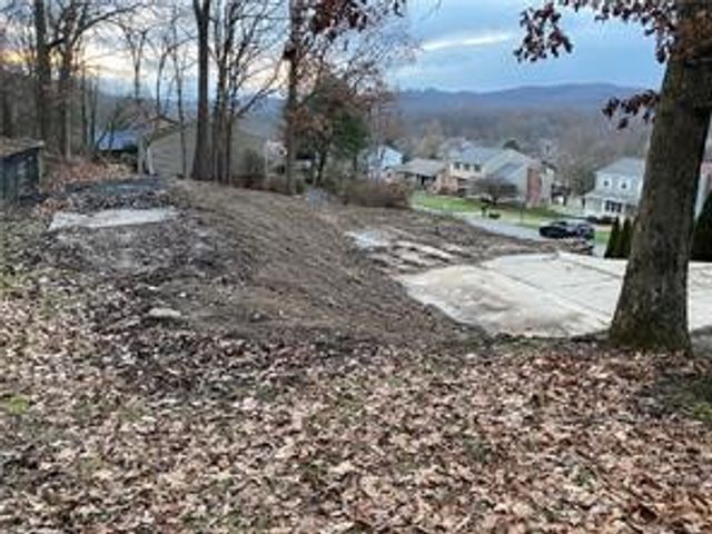 159 Oakdale Dr, Zelienople Boro, PA 16063