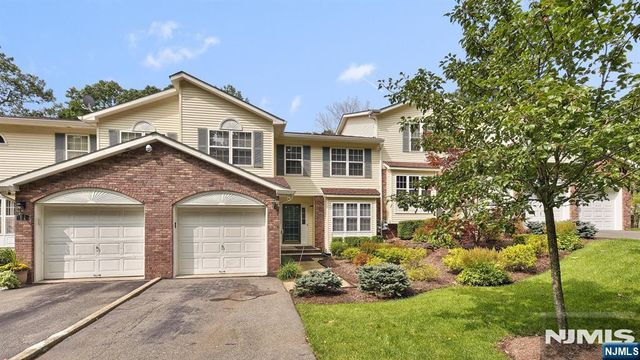 7 Carey Arthur Drive, Wayne, NJ 07470