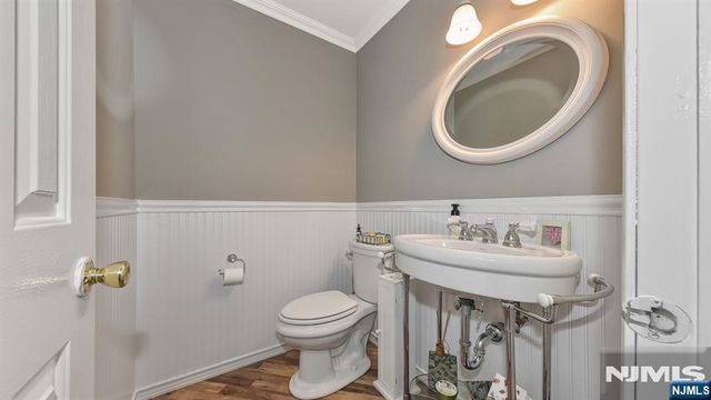 7 Carey Arthur Drive, Wayne, NJ 07470