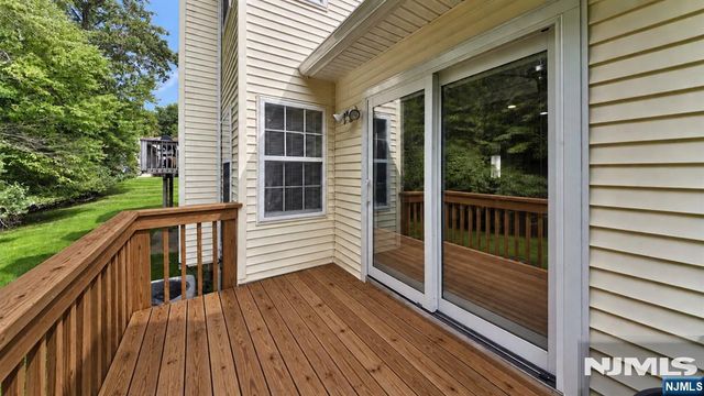 7 Carey Arthur Drive, Wayne, NJ 07470