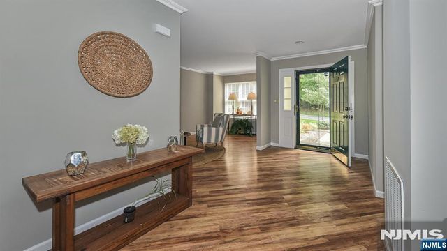 7 Carey Arthur Drive, Wayne, NJ 07470