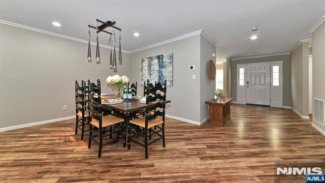 7 Carey Arthur Drive, Wayne, NJ 07470