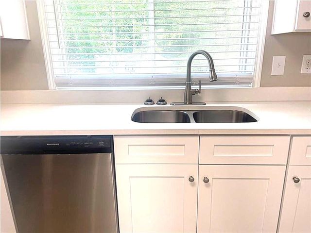 3205 Brownlee Way, Lawrenceville, GA 30044