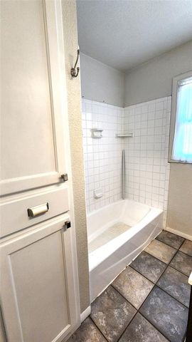 1208 E Rose Drive, Shawnee, OK 74804