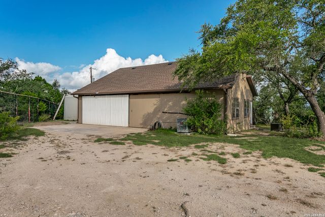 2810 HILINE DR, Bulverde, TX 78163