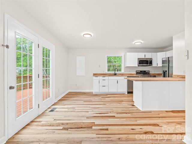 19 Stone Cottage Road, Asheville, NC 28806