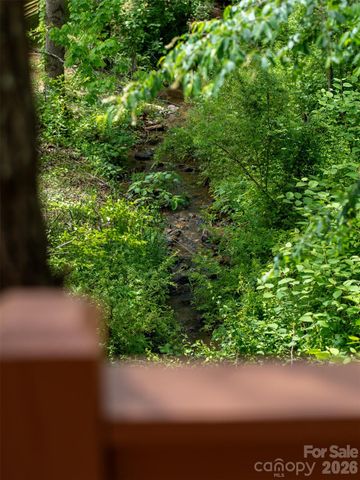 19 Stone Cottage Road, Asheville, NC 28806