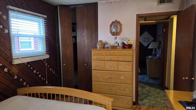 447 7TH Street Court East, Milan, IL 61264