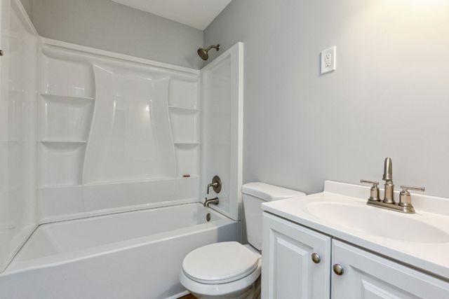428 Hickory Hill Dr, Clarksville, TN 37040
