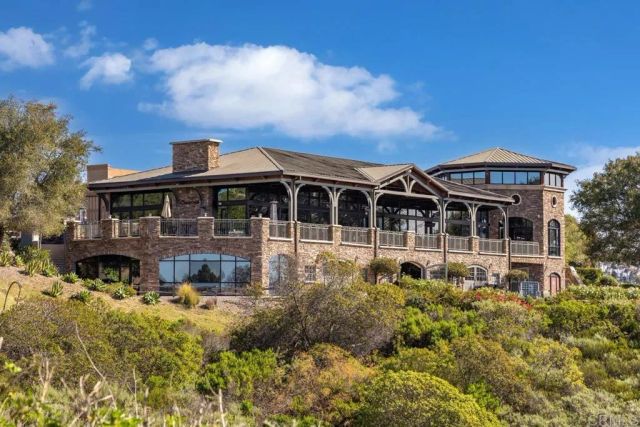 4942 Spirea Way, Carlsbad, CA 92008