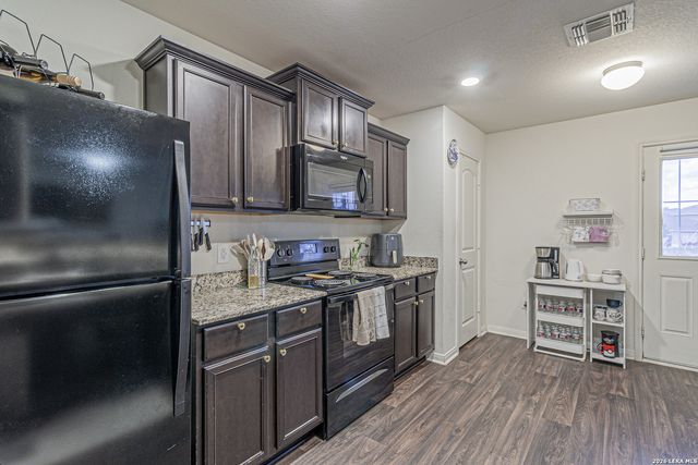 2831 LAVENDER MDW, San Antonio, TX 78222