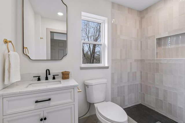 2414 Como Avenue SE, Minneapolis, MN 55414