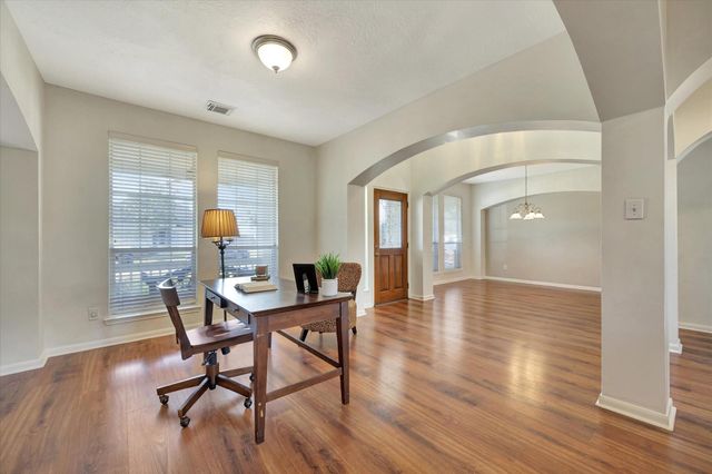 1013 Victorian Court, Seabrook, TX 77586