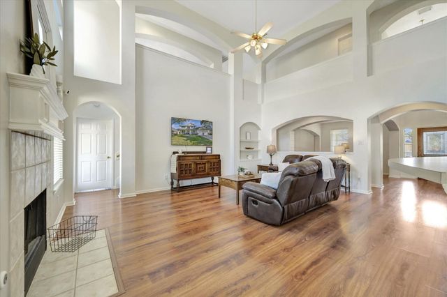 1013 Victorian Court, Seabrook, TX 77586