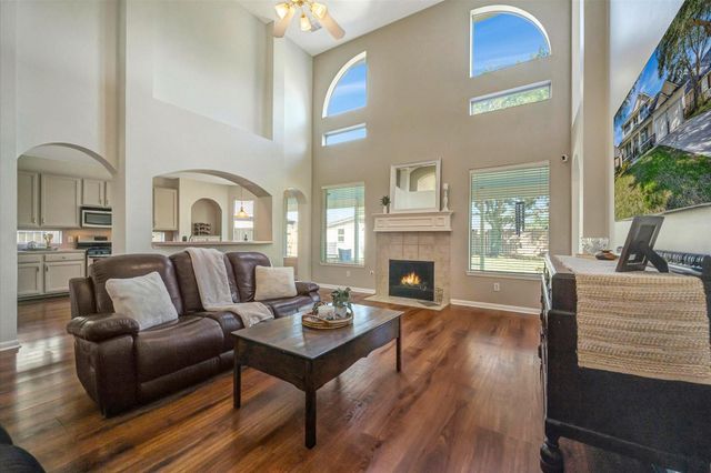 1013 Victorian Court, Seabrook, TX 77586