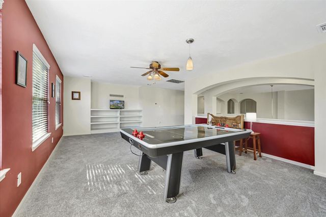 1013 Victorian Court, Seabrook, TX 77586