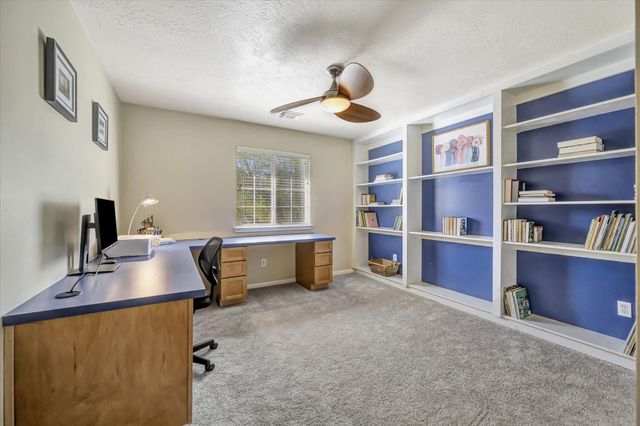 1013 Victorian Court, Seabrook, TX 77586