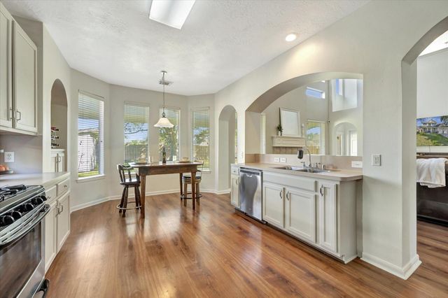 1013 Victorian Court, Seabrook, TX 77586