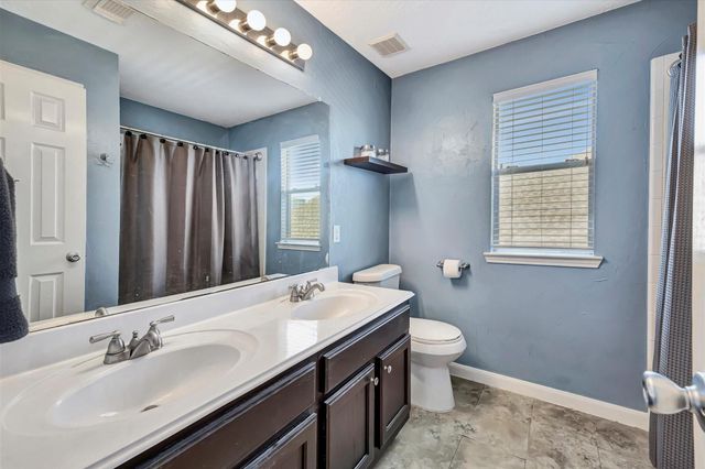 1013 Victorian Court, Seabrook, TX 77586