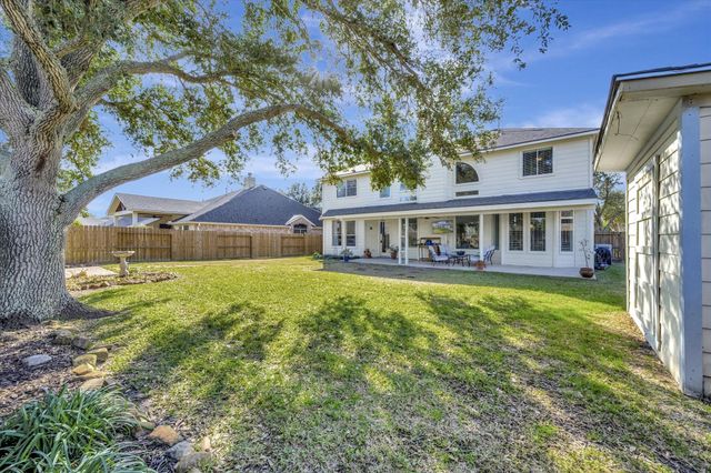 1013 Victorian Court, Seabrook, TX 77586