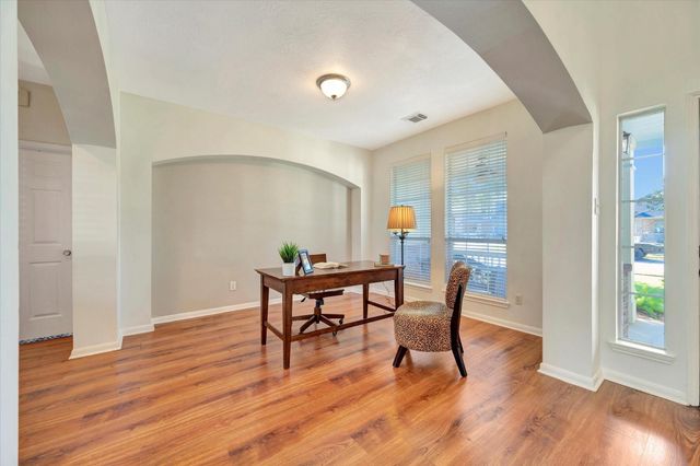 1013 Victorian Court, Seabrook, TX 77586