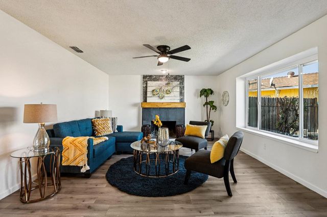 14 Flaum Ct, Sacramento, CA 95823