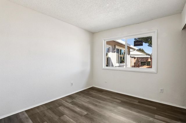 14 Flaum Ct, Sacramento, CA 95823