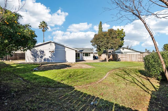 14 Flaum Ct, Sacramento, CA 95823