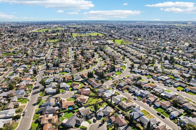 14 Flaum Ct, Sacramento, CA 95823