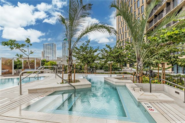 987 Queen Street 1806, Honolulu, HI 96814