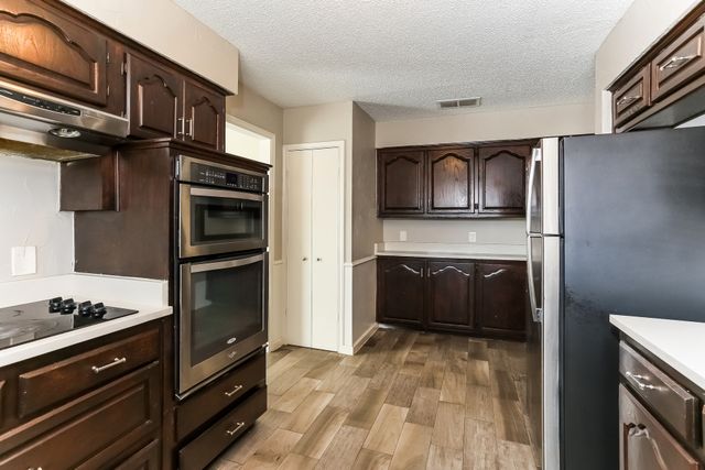 330 Cedar Creek Drive, Duncanville, TX 75137