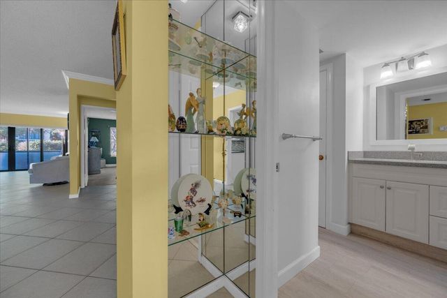 300 N Highway A1a 105j, Jupiter, FL 33477