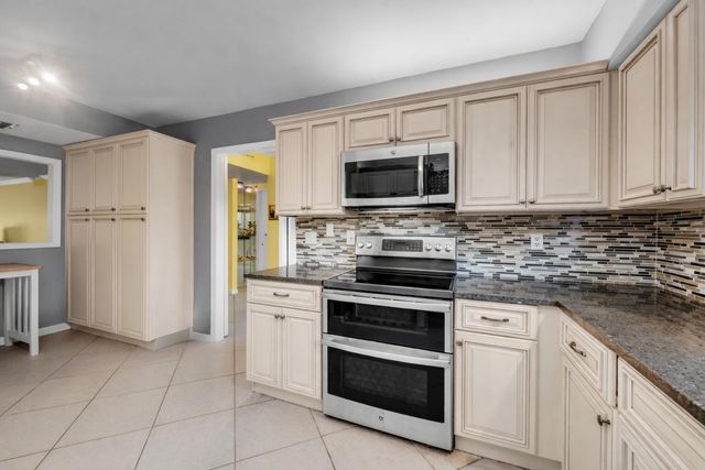 300 N Highway A1a 105j, Jupiter, FL 33477