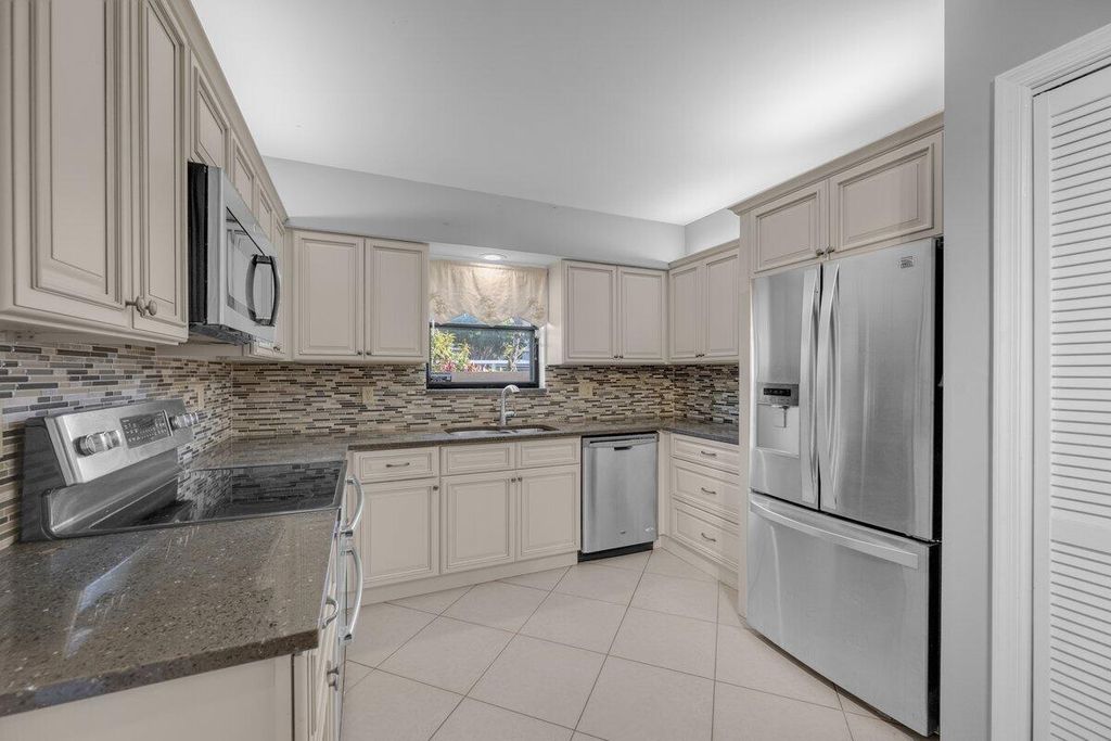 300 N Highway A1a 105j, Jupiter, FL 33477