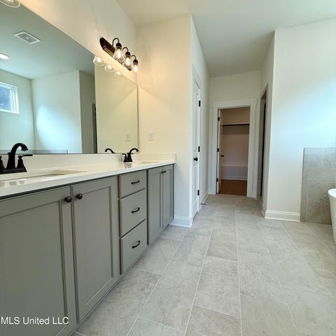 502 Bolivar Drive, Nesbit, MS 38651