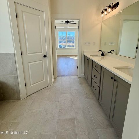 502 Bolivar Drive, Nesbit, MS 38651