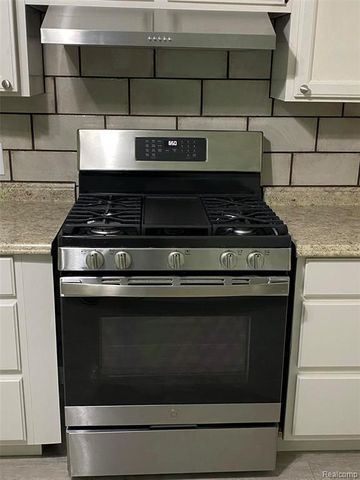1305 Bauman Avenue, Royal Oak, MI 48073