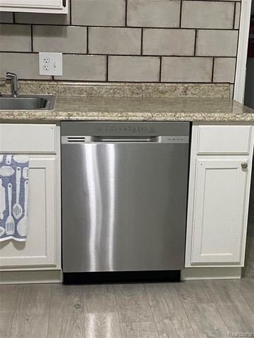 1305 Bauman Avenue, Royal Oak, MI 48073