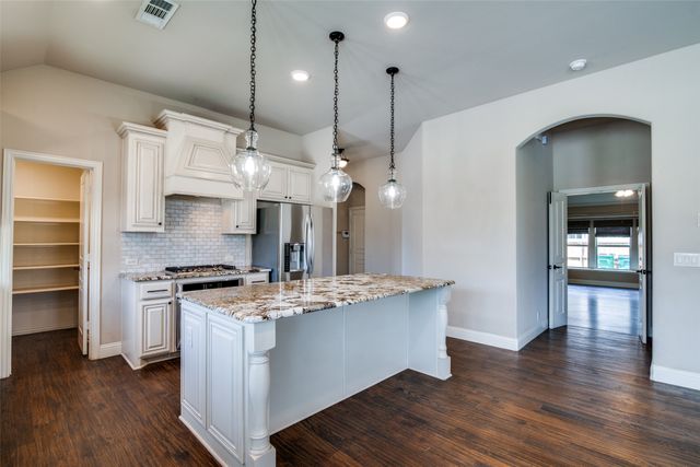 1813 Chadwick Lane, Forney, TX 75126