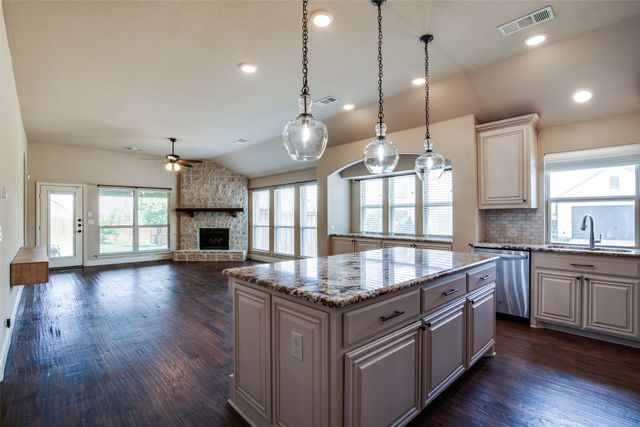 1813 Chadwick Lane, Forney, TX 75126