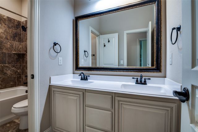 1813 Chadwick Lane, Forney, TX 75126