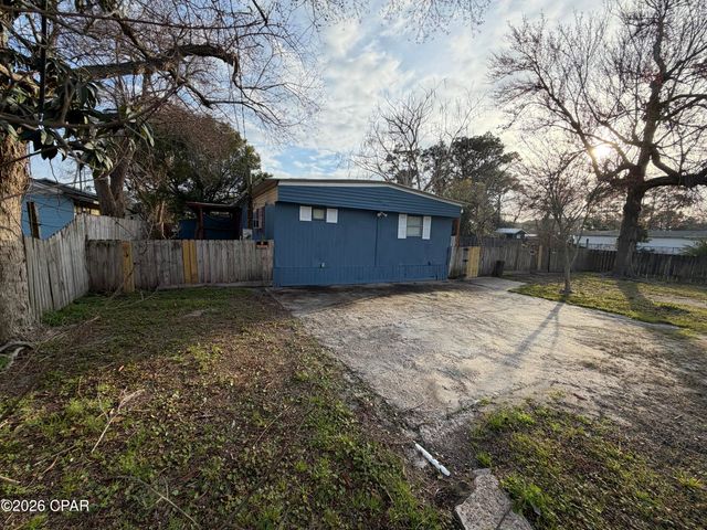 8607 Estrella Street, Panama City, FL 32408